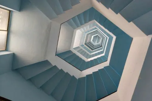 lutte blanchiment argent Andorre - escalier