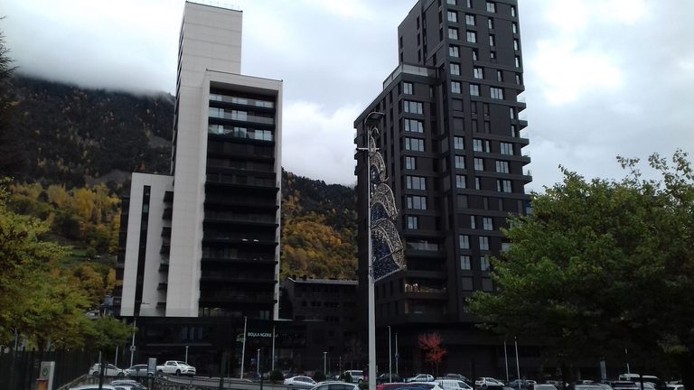 Guide de coworkings en Andorre 2026 : domiciliation et prix